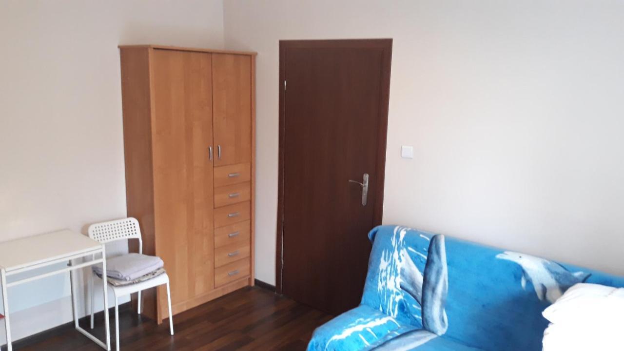Apartamenty I Pokoje Przy Parku イェレニャ・グーラ エクステリア 写真