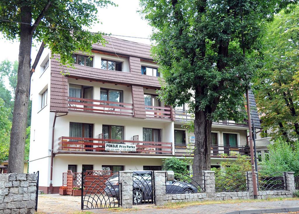 Apartamenty I Pokoje Przy Parku イェレニャ・グーラ 部屋 写真