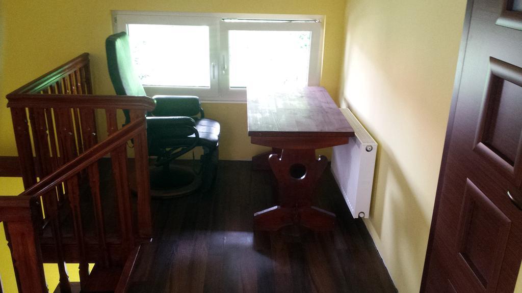 Apartamenty I Pokoje Przy Parku イェレニャ・グーラ エクステリア 写真