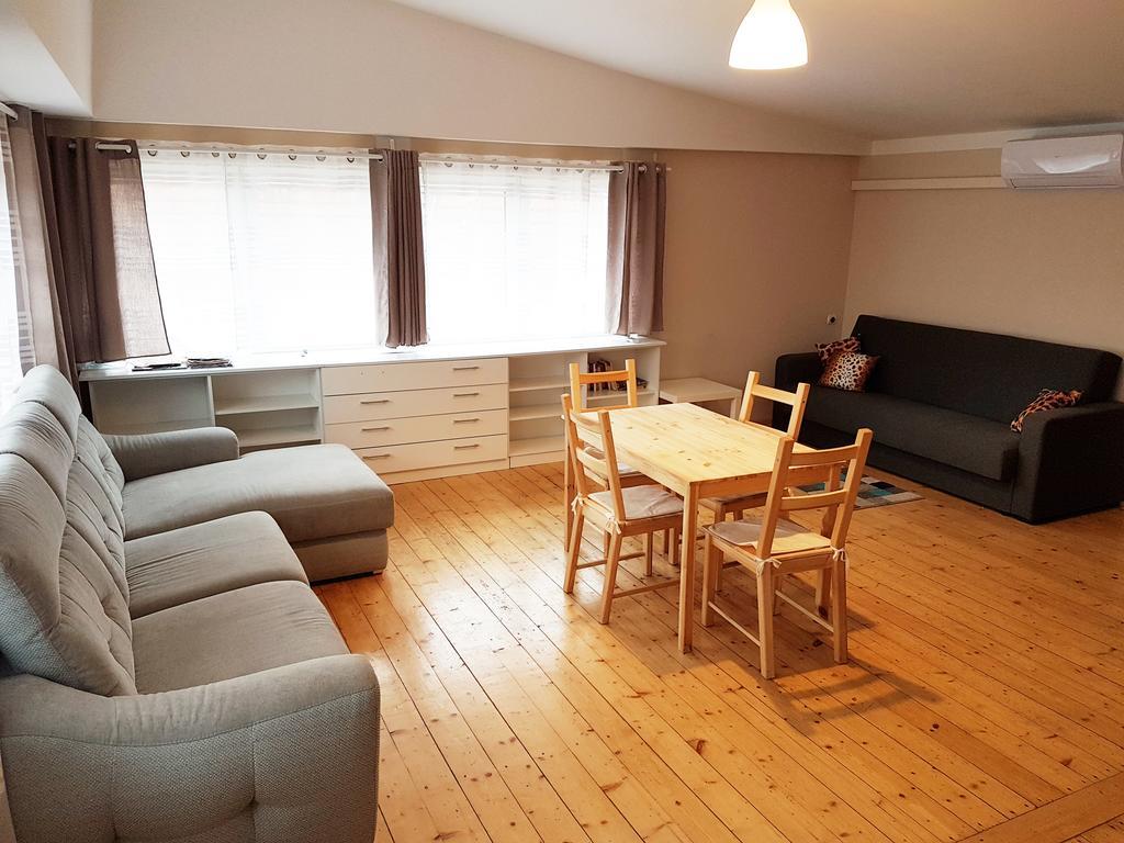Apartamenty I Pokoje Przy Parku イェレニャ・グーラ エクステリア 写真